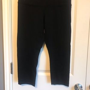 Lulúlemon black crop wunderunder luon leggings